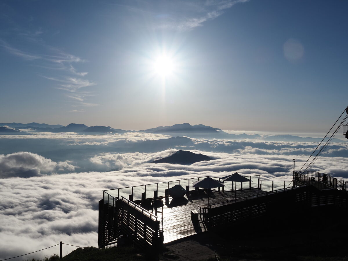 北信五岳のひとつ「斑尾山/1,382ｍ」へ！初級登山と幻想的な ホタルの舞　志賀高原でゲンジホタルに出会う1泊２日の旅