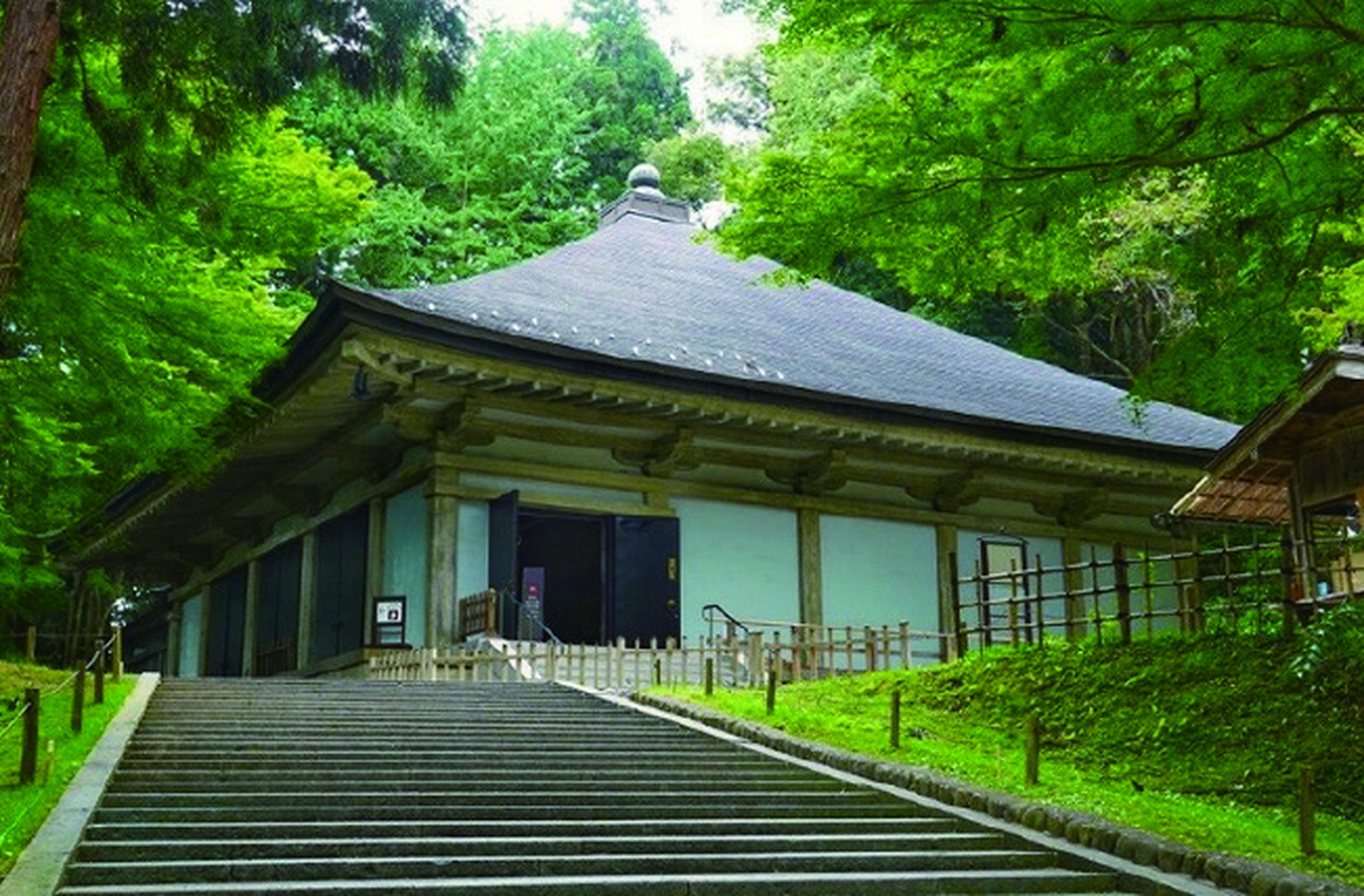 秋の夜空に酔いしれる　大曲の花火と中尊寺金色堂～特別秘仏御開帳～　への旅