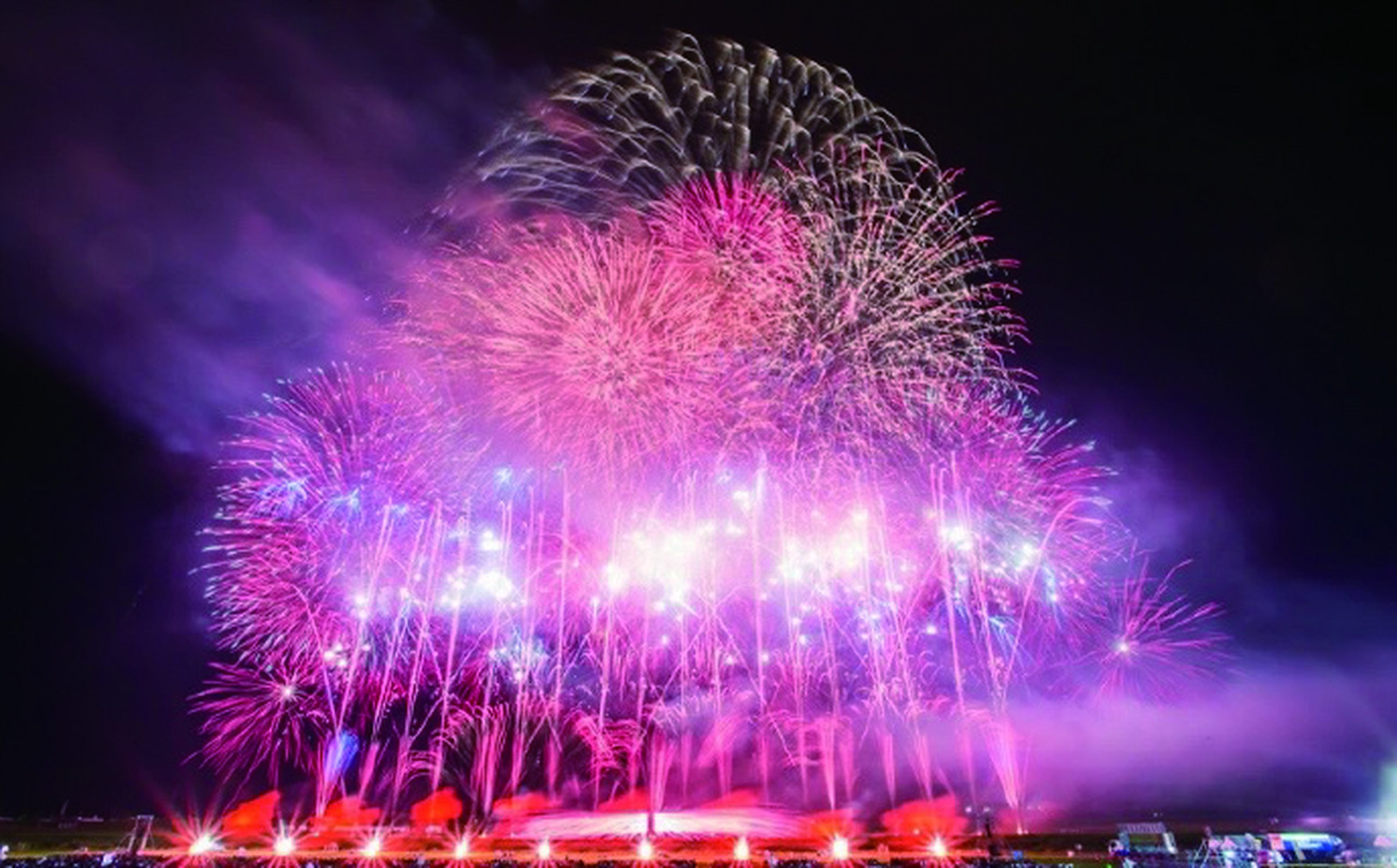 秋の夜空に酔いしれる　大曲の花火と中尊寺金色堂～特別秘仏御開帳～　への旅